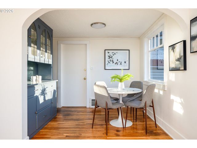 6646 N Columbia Way, Portland, OR 97203