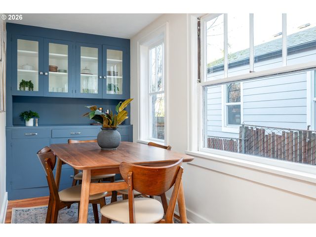 6646 N Columbia Way, Portland, OR 97203