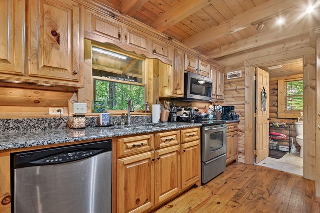 381 Morley Court, Ellijay, GA 30540