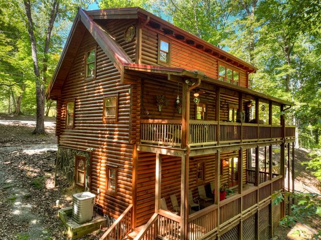 381 Morley Court, Ellijay, GA 30540