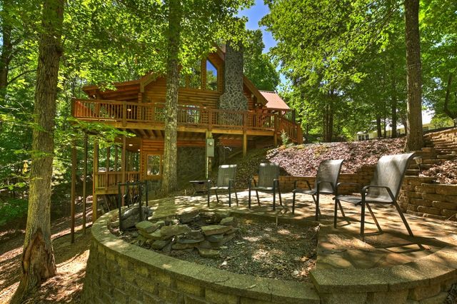 381 Morley Court, Ellijay, GA 30540