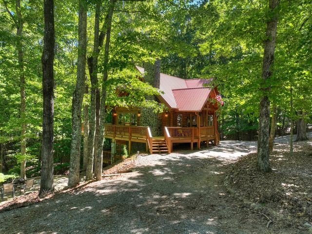 381 Morley Court, Ellijay, GA 30540
