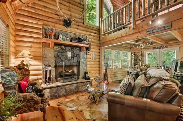 381 Morley Court, Ellijay, GA 30540