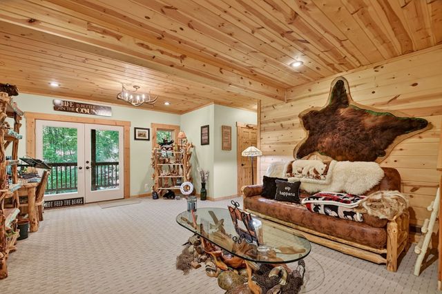 381 Morley Court, Ellijay, GA 30540