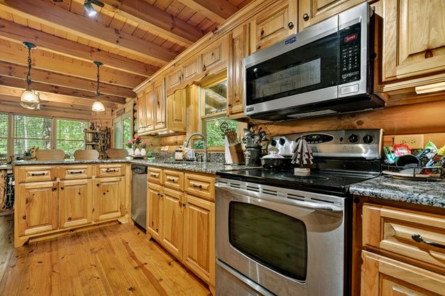 381 Morley Court, Ellijay, GA 30540