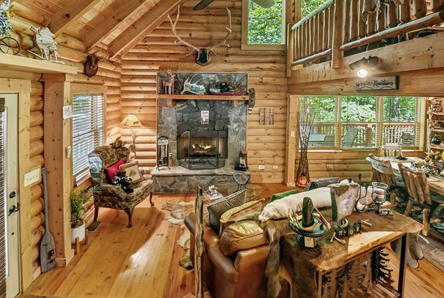 381 Morley Court, Ellijay, GA 30540