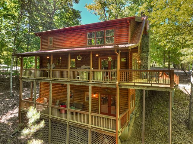 381 Morley Court, Ellijay, GA 30540