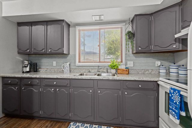 1500 GREENDALE STREET, Menasha, WI 54952