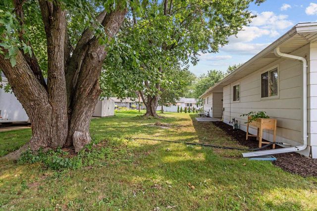 1500 GREENDALE STREET, Menasha, WI 54952