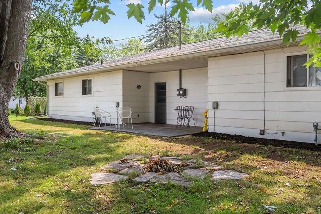 1500 GREENDALE STREET, Menasha, WI 54952