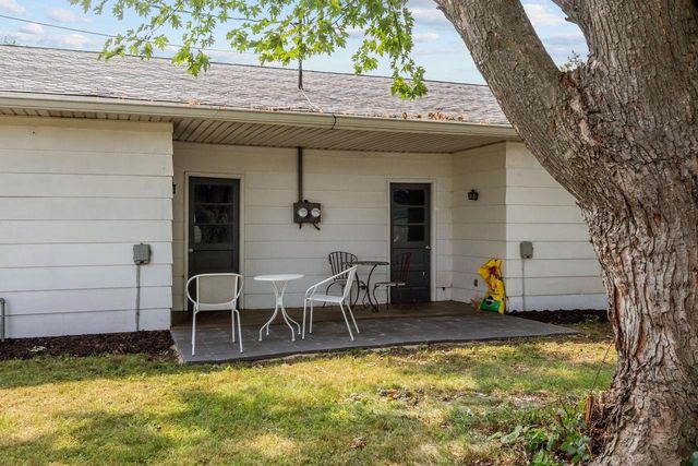 1500 GREENDALE STREET, Menasha, WI 54952