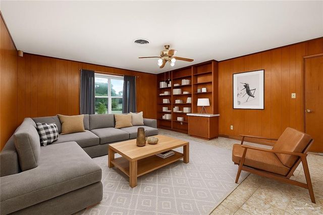 1001 W 7th Street, Weslaco, TX 78596