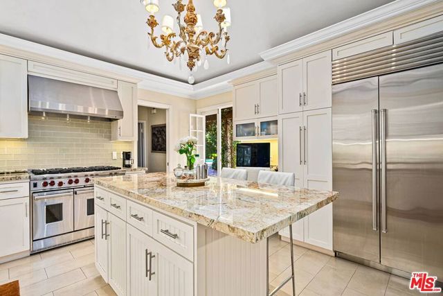511 N BRISTOL Avenue, Los Angeles, CA 90049