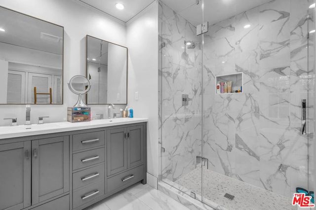 511 N BRISTOL Avenue, Los Angeles, CA 90049