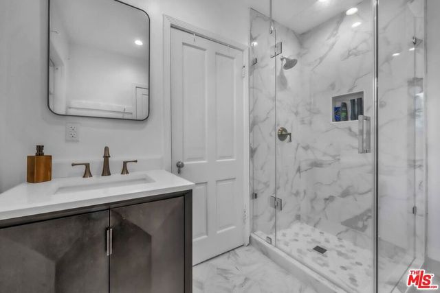 511 N BRISTOL Avenue, Los Angeles, CA 90049