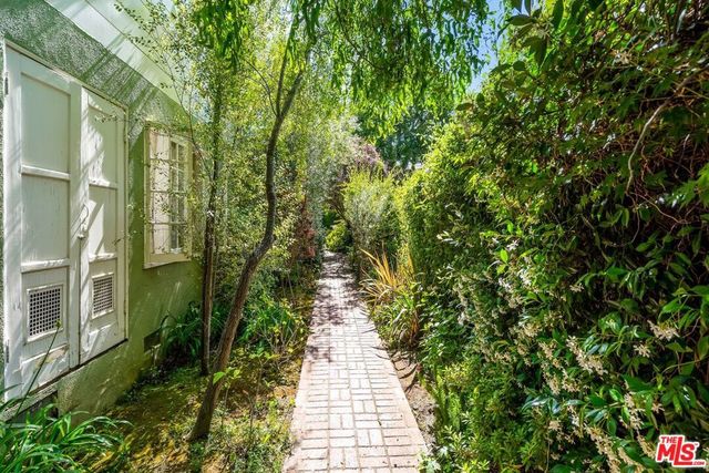 511 N BRISTOL Avenue, Los Angeles, CA 90049