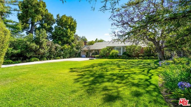 511 N BRISTOL Avenue, Los Angeles, CA 90049