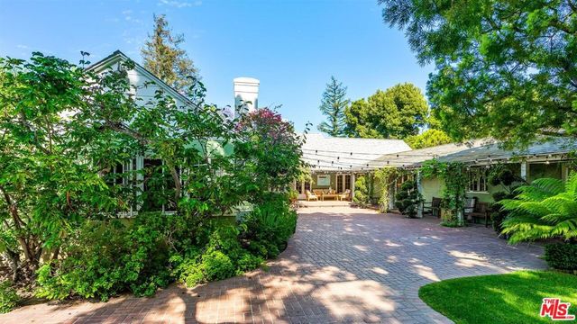 511 N BRISTOL Avenue, Los Angeles, CA 90049