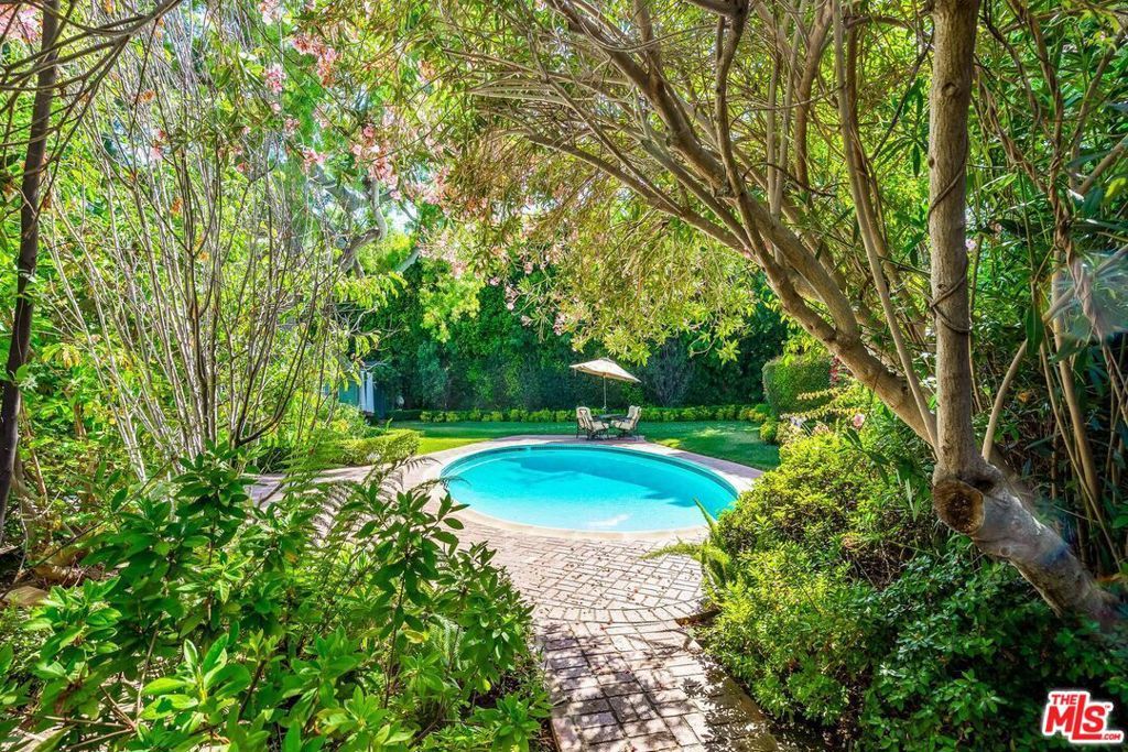 511 N BRISTOL Avenue, Los Angeles, CA 90049