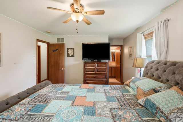 6512 Ravenwood Avenue, Portage, IN 46368