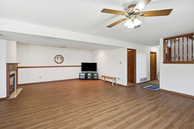 6512 Ravenwood Avenue, Portage, IN 46368