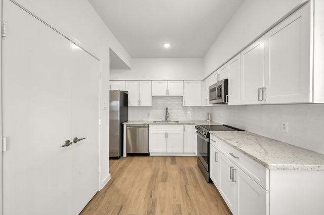 11703 Lakeside Place Drive 229, Houston, TX 77077