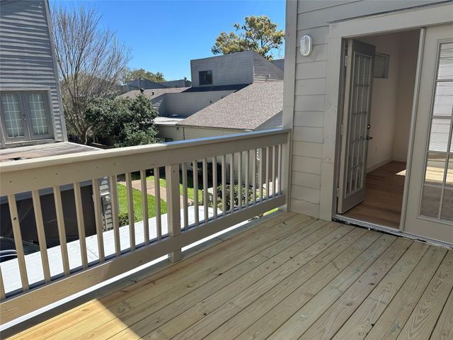 11703 Lakeside Place Drive 229, Houston, TX 77077