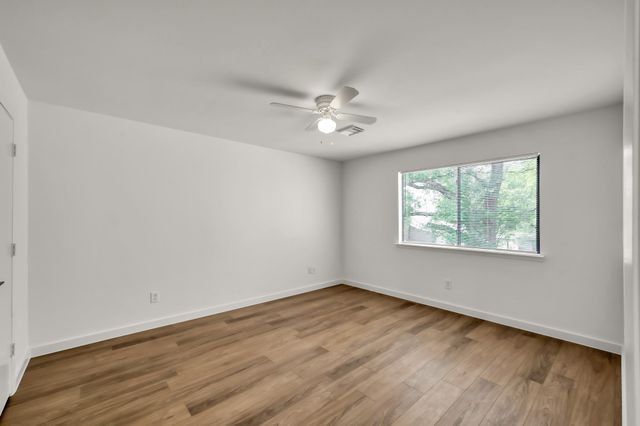 11703 Lakeside Place Drive 229, Houston, TX 77077