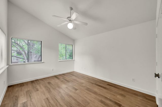 11703 Lakeside Place Drive 229, Houston, TX 77077