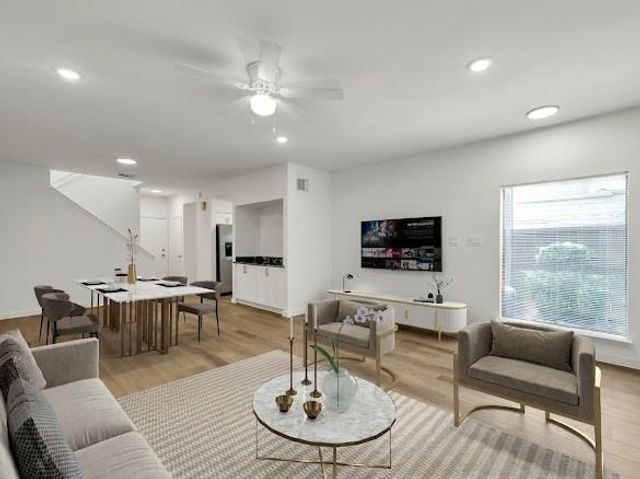 11703 Lakeside Place Drive 229, Houston, TX 77077