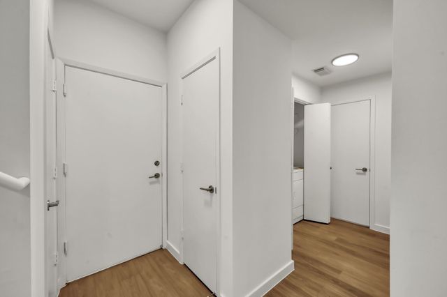 11703 Lakeside Place Drive 229, Houston, TX 77077