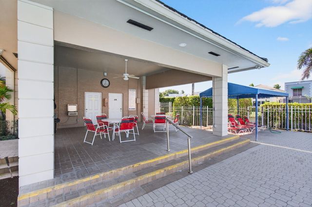 7848 Travlers Tree Drive, Boca Raton, FL 33433