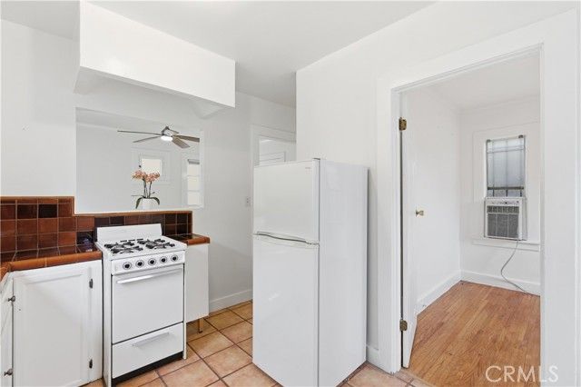 1950 S Palm Grove Avenue, Los Angeles, CA 90016