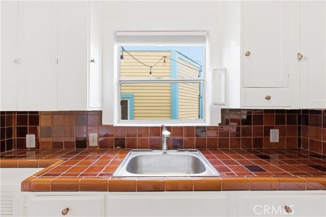 1950 S Palm Grove Avenue, Los Angeles, CA 90016