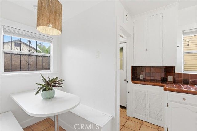 1950 S Palm Grove Avenue, Los Angeles, CA 90016
