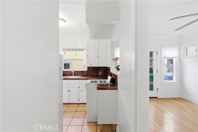 1950 S Palm Grove Avenue, Los Angeles, CA 90016