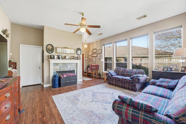 1603 Bonnie Lea Lane, Fresno, TX 77545