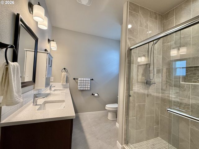 5218 Ne 43RD Cir, Vancouver, WA 98661