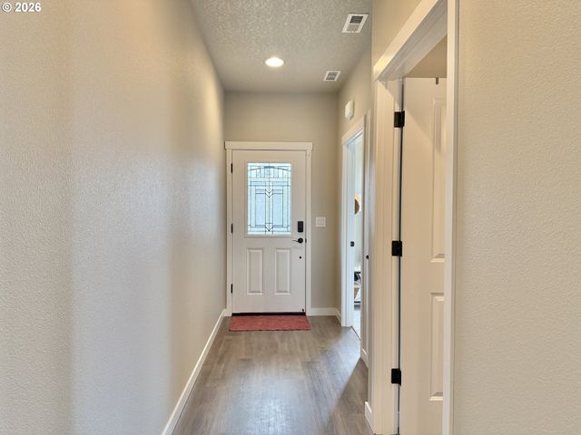 5218 Ne 43RD Cir, Vancouver, WA 98661