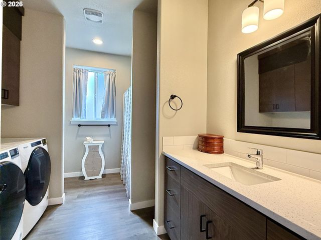 5218 Ne 43RD Cir, Vancouver, WA 98661