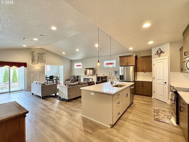 5218 Ne 43RD Cir, Vancouver, WA 98661