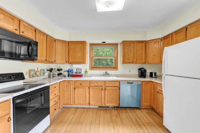 2941 Maple Run Drive, Madison, WI 53719