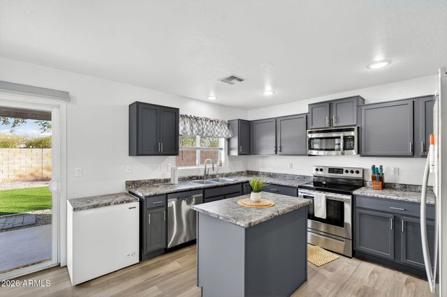 4610 E SUPERIOR Road, San Tan Valley, AZ 85143