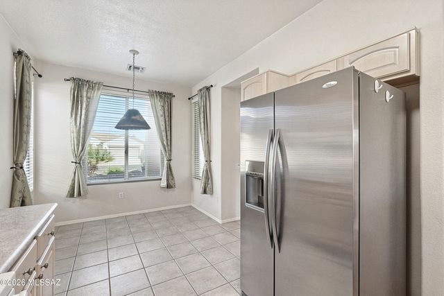 7995 W Morning Light Way, Tucson, AZ 85743