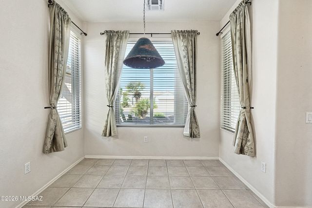 7995 W Morning Light Way, Tucson, AZ 85743