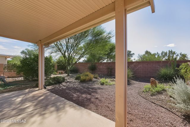 7995 W Morning Light Way, Tucson, AZ 85743