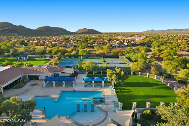 7995 W Morning Light Way, Tucson, AZ 85743