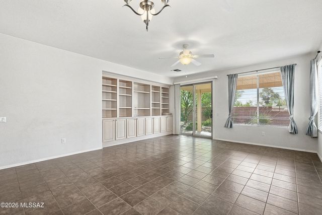 7995 W Morning Light Way, Tucson, AZ 85743