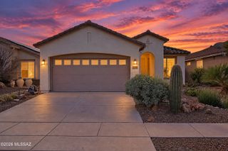 7995 W Morning Light Way, Tucson, AZ 85743