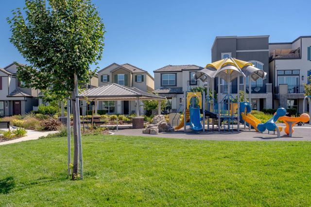 3230 Longspur Ln, West Sacramento, CA 95691